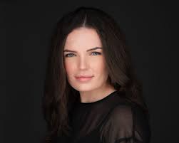 Me: “Is this your first time getting a headshot?” Her: “I've had a headshot  done before…but not like this!” Music to my ears!