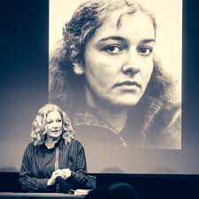 Bettina Tietjen — Kultur Hinterm Feld