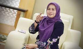 Datuk noraini ahmad, ketua puteri umno: Noraini Terima Gelaran Datuk Seri Suara Merdeka