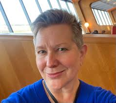 Joan Leach's Instagram, Twitter & Facebook