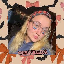 Y'all, I finally got my first ever mama headband from Em & Grace Co.🕸️🎃  and I'm hooked!! 😍 I was never sure these would look right