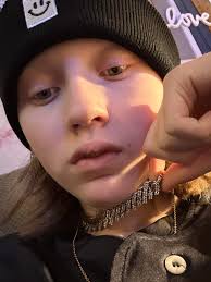 I'm not going to leave but I I'm sick and tired of people not reaching out  to me ohh and any who wants to be my friend reach out to me don't