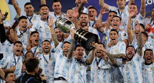 Selección de fútbol de argentina) represents argentina in men's international football and is administered by the argentine football association, the governing body for football in argentina.argentina's home stadium is estadio monumental antonio vespucio liberti in buenos aires. Seleccion Argentina Su Celebracion Tras Levantar La Copa America