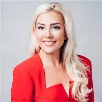 Stacey Buescher's Instagram, Twitter & Facebook