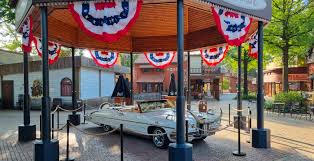 Ik was 7 jaar toen de oorlog begon. Legendarische Auto Van Bobbejaan Schoepen Tijdelijk Terug In Bobbejaanland Looopings Nl