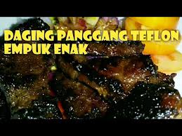 Anda bisa mulai dengan resep beef steak dari resepkoki plus tips sukses memanggang berikut ini! Resep Cepat Mudah Daging Sapi Panggang Teflon Empuk Enak Youtube