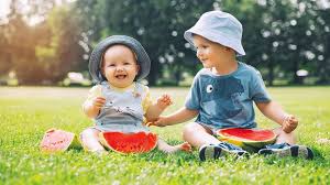 Meine tochter (13 monate) ist morgens und abends ein brot. Wassermelone Furs Baby Ab Wann Ist Das Obst Okay