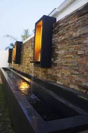 Las fuentes de agua feng shui, también conocidas como fuentes zen, representan el flujo del dinero, por lo que son excelentes precisamente para atraer el dinero. Pin De Vera Ramirez Parlange En Casa Valle Real Fachadas De Casas Modernas Entradas De Casas Casas