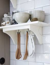 Kleine Regale Schaffen Platz Bild 2 Ikea Kleine Wohnung Einrichtungsideen Wohnzimmer Holz Ikea Kleine Kuche