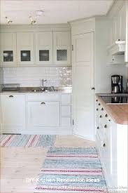 10 Saker Du Verkligen Behover I Ditt Nya Kok Behover Ditt Kok In 2020 Ecke Kuchenschrank Kuchen Layouts Schrank Kuche