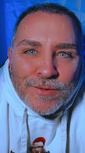 Johnny Ogle's Instagram, Twitter & Facebook