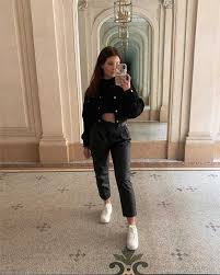 Au lycée, elle devient le sous le pseudonyme enjoyphoenix, la jeune fille se transforme, à sa grande surprise, en modèle pour de. Marie Lopez Enjoyphoenix Photos And Outfits On 21 Buttons