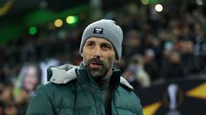 Marco rose ismi dortmund için geçiyordu en son ama dortmund favre ile anlaştı. Einen Tag Lang Geknickt Rose Und Der Witz Des Fussballs Kicker