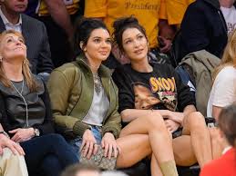 The model posted a photo to her instagram story of her and kendall confronting each other (in front of a picturesque sunset, no less). Quiz Are You More Kendall Jenner Or Bella Hadid Tigerbeat