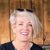 Beth Exley's Instagram, Twitter & Facebook