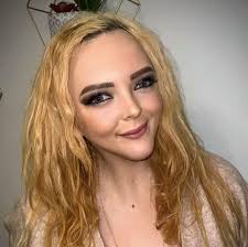 Heya I just wanted to introduce myself and share a photo I'm Andrea from  Romania 28 years old I live in England Teynham Maidstone Kent I want one  serious relationship and kids