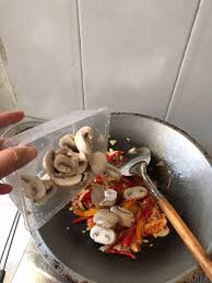 Lihat juga resep mie ayam jamur kancing enak lainnya. Resep Cah Pokcoy Jamur Kancing Remas Nu