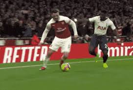 Уна́и э́мери эче́гойен — испанский футболист и тренер. Gif Unai Emery Instructing His Players Where To Pass Vs Tottenham Witty Futty
