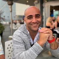 50+ perfiles de «Falzone»