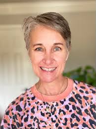 Sara Venable's Instagram, Twitter & Facebook