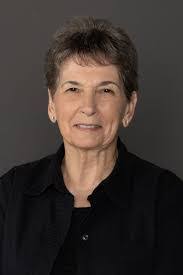 Elizabeth Cliburn's Instagram, Twitter & Facebook