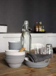 Bloggers Universe Copenhagen Vipp Styling Vaisselle Grise Idee De Decoration Et Decoration Campagne