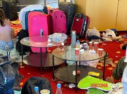 Il viaggio da incubo sul traghetto Patrasso-Ancona