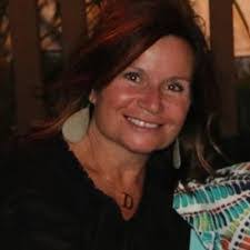 Amy Wachter's Instagram, Twitter & Facebook