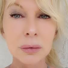 Kay Kramer's Instagram, Twitter & Facebook