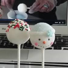 For this recipe you will need 12 round lolly sticks. Christmas Cake Pop Kit Stlcakepops