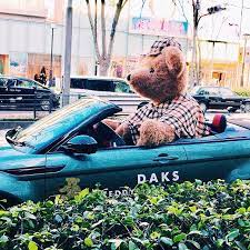週末picです 表参道で くまさん 発見 daks daksテディベアフォトコンテスト ダッフィーじゃない くまさん ぬい撮り おしゃれ さんと繋がりたい おしゃれ 休日 表参道 路駐 テディベア かわいい