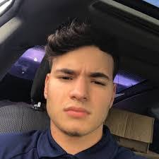 Deandre Stubbs's Instagram, Twitter & Facebook