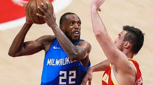 Find the perfect khris middleton stock photos and editorial news pictures from getty images. Khris Middleton Machte In Spiel 3 Den Unterschied Fur Milwaukee Germanic Nachrichten