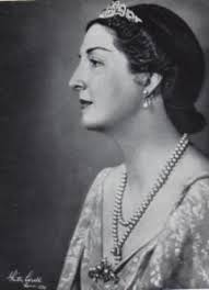 Pin di beckie campbell su tiara