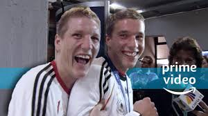 Bastian schweinsteiger macht einen kuriosen, nicht ganz ernst gemeinten vorschlag. Fur Amazon Til Schweiger Macht Film Uber Bastian Schweinsteiger Kino News Filmstarts De