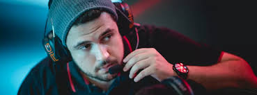 LoL: Ex-treinador Mit é acusado de abuso sexual; Riot rompe relações