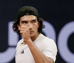 Henrique Rocha e Frederico Silva marcam duelo em Oeiras