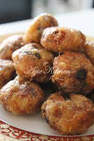 Detail recipe, please click my blog link at www.aziekitchen.com please follow me at : Begedil Yang Sedap Dimakan Begitu Sahaja Azie Kitchen