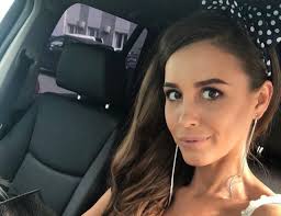 Один из подписчиков анны бузовой написал ей в социальной сети: Sestra Buzovoj Raskryla Prichiny Insulta
