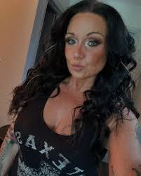 Kristina Huff's Instagram, Twitter & Facebook