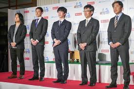 藤井二冠は、前叡王の永瀬王座の変則的な作戦への対応に苦慮。 3時間の持ち時間を先に使い切って1分将棋が続いたが、最後は相手の玉を即詰みに討ち取った。 終局は午後5時23分。 藤井二冠の次の対局は6月3日の第80期 将棋名人戦 ・b級1組順位戦（朝日新聞. æ£‹å£« è—¤äº•è¡å¤ªã®å°†æ£‹ãƒˆãƒ¬ãƒ¼ãƒ‹ãƒ³ã‚° ç™ºè¡¨ä¼šãƒ¬ãƒãƒ¼ãƒˆ è—¤äº•ä¸ƒæ®µã‹ã‚‰ã˜ã£ãã‚Šæ•™ãˆã¦ã‚‚ã‚‰ãˆã‚‹ã‚¹ãƒˆãƒ¼ãƒªãƒ¼ãƒ¢ãƒ¼ãƒ‰ã§å°†æ£‹ã‚'ç¿'å¾—
