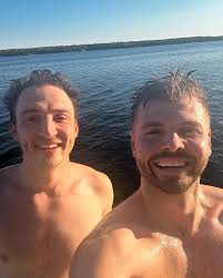 Aaron Black (@ronronblack) • Instagram photos and videos