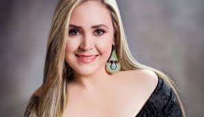 Sally Márquez canta Mi querencia en nuestro homenaje #TíoSimónEnCuradas