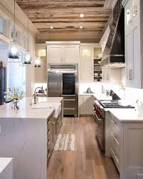 I Can T With This Kitchen While Super Current This Is Rustic Reclaimedwood Do Cuisine Moderne Cuisines Maison Amenagement Interieur Maison
