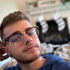 Elliott Scott Vest (@Smelliott_Vest)