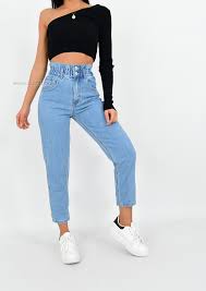 Pantalón de pana tipo mom fit. Paperbag High Waist Mom Jeans Outfitbook