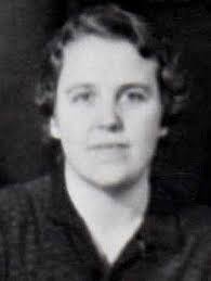 Mary Dredge's Instagram, Twitter & Facebook