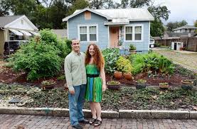 In her new series, martha stewart preps her farm for warm weather, mixes up the cocktails and chats it up with celebrity friends. Gardeners Fight With Neighbors And City Hall Over Their Lawns The New York Times