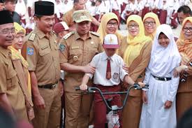 Karakter peduli lingkungan menjadi masalah terpenting Infopublik Siswa Sdn 74 Kota Bengkulu Terima Bantuan Gps