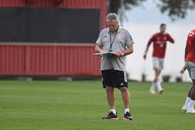 Abel carlos da silva braga (born 1 september 1952), known as abel braga, is a brazilian retired footballer who played as a central defender, and is the current manager of internacional. Abel Braga Returns To Inter In A Duel With America Mg See What Can Change In The Team International